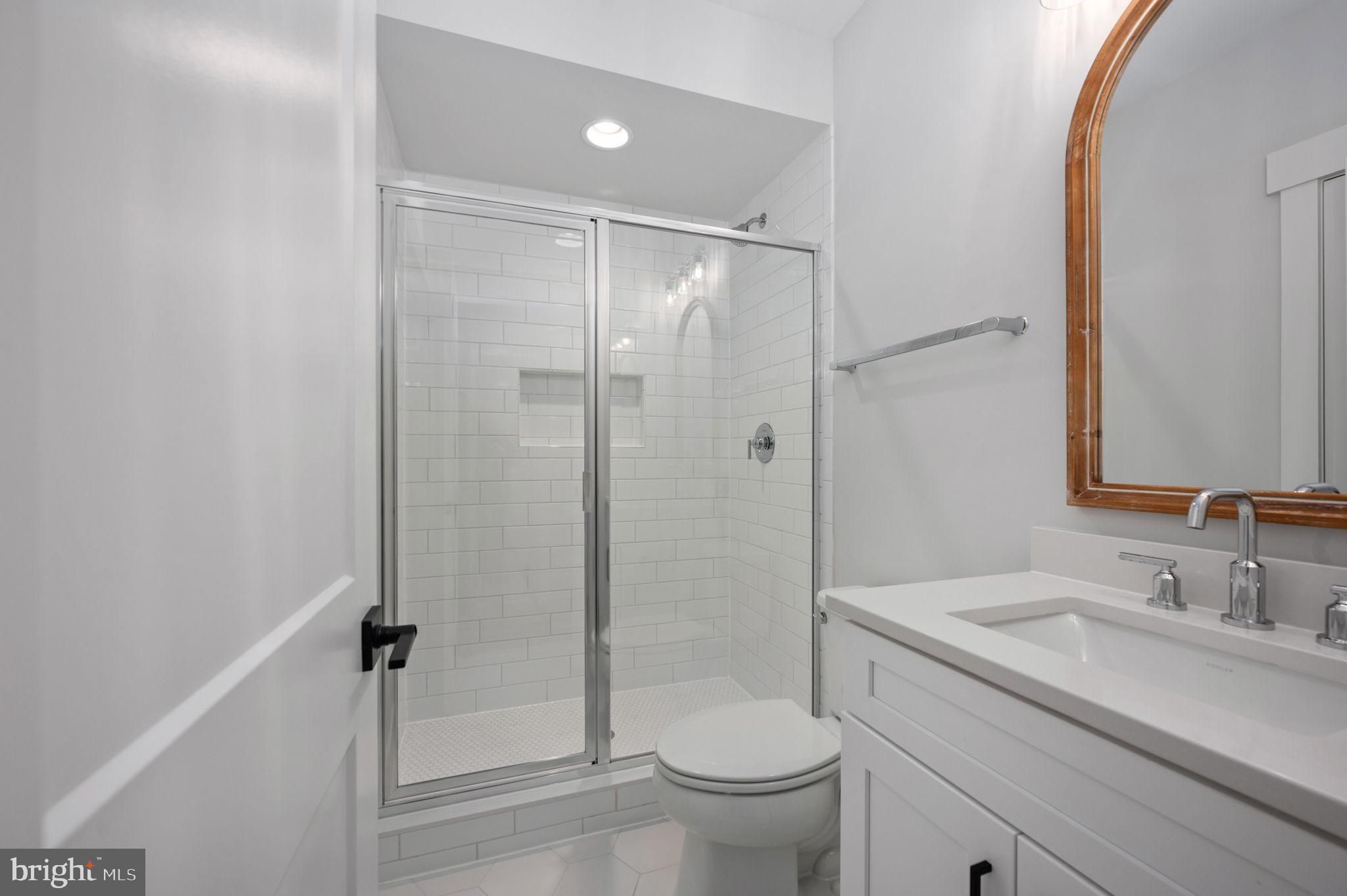 1022 HILLCREST DRIVE SW