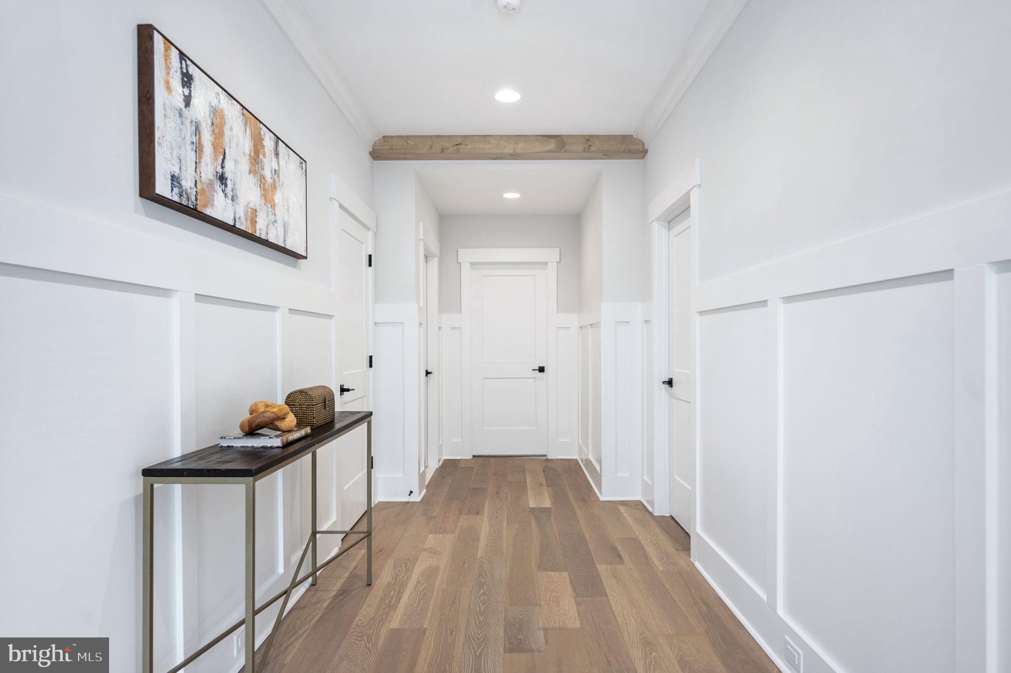 1022 HILLCREST DRIVE SW