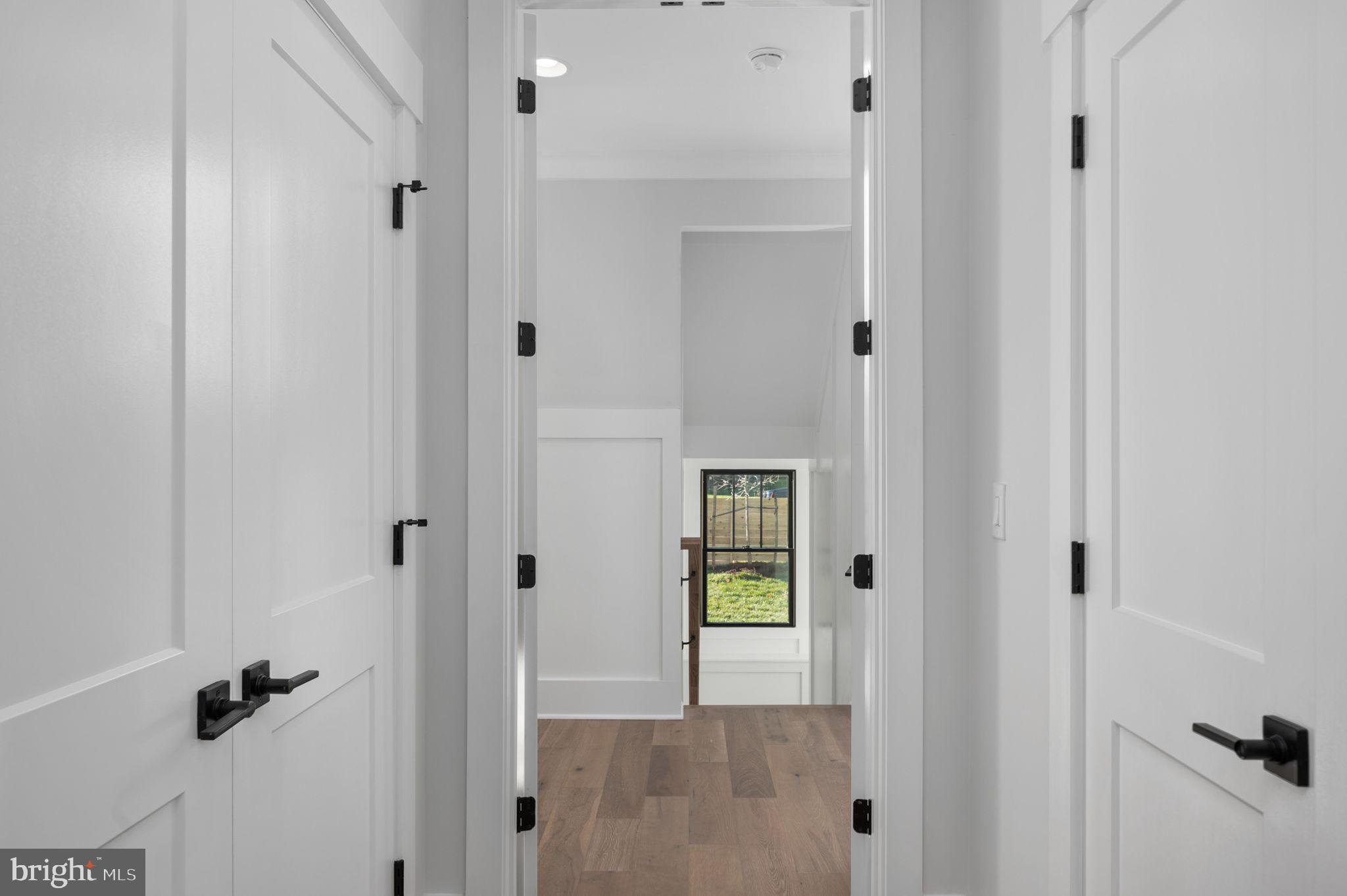 1022 HILLCREST DRIVE SW