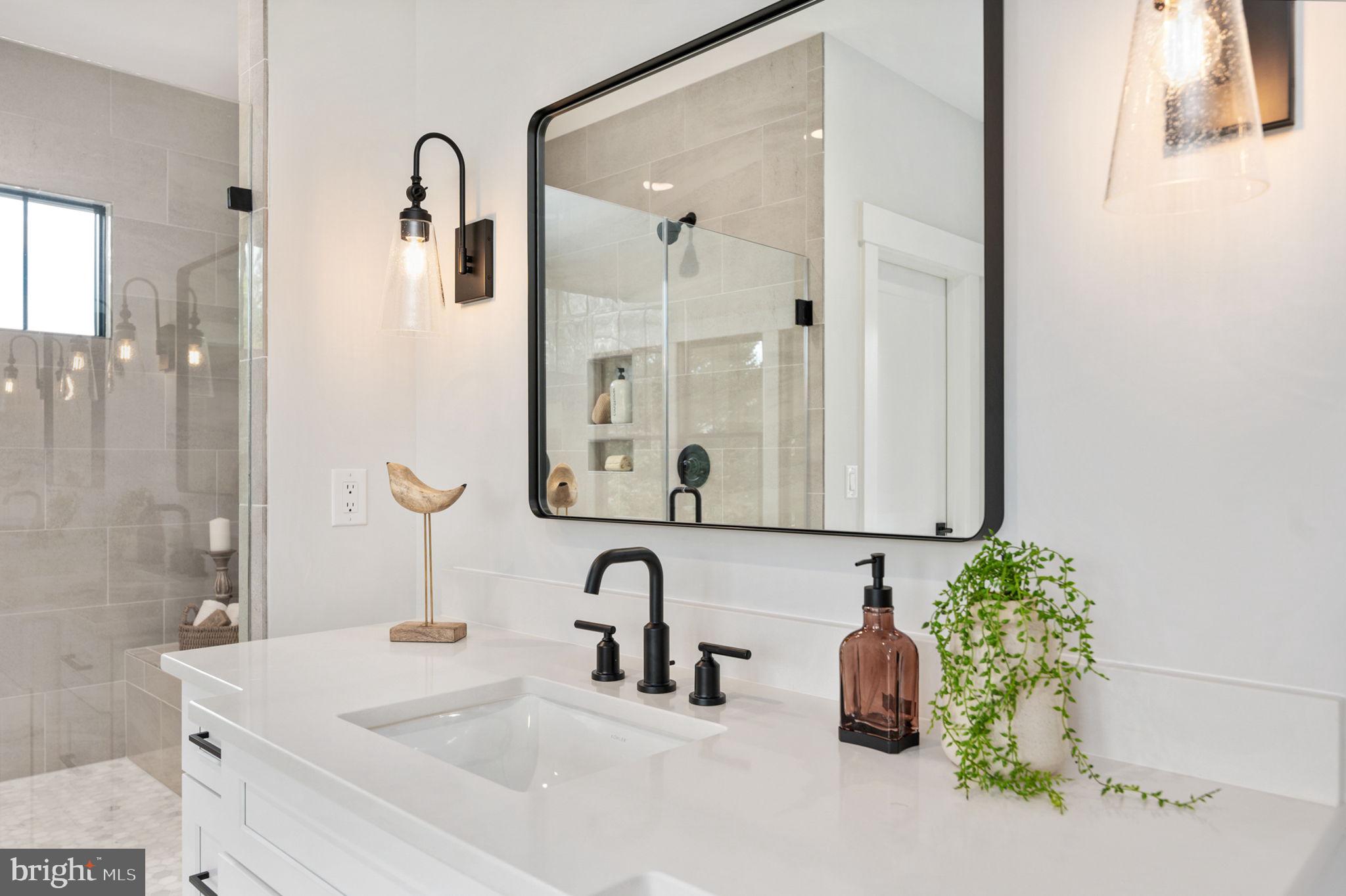 1022 HILLCREST DRIVE SW