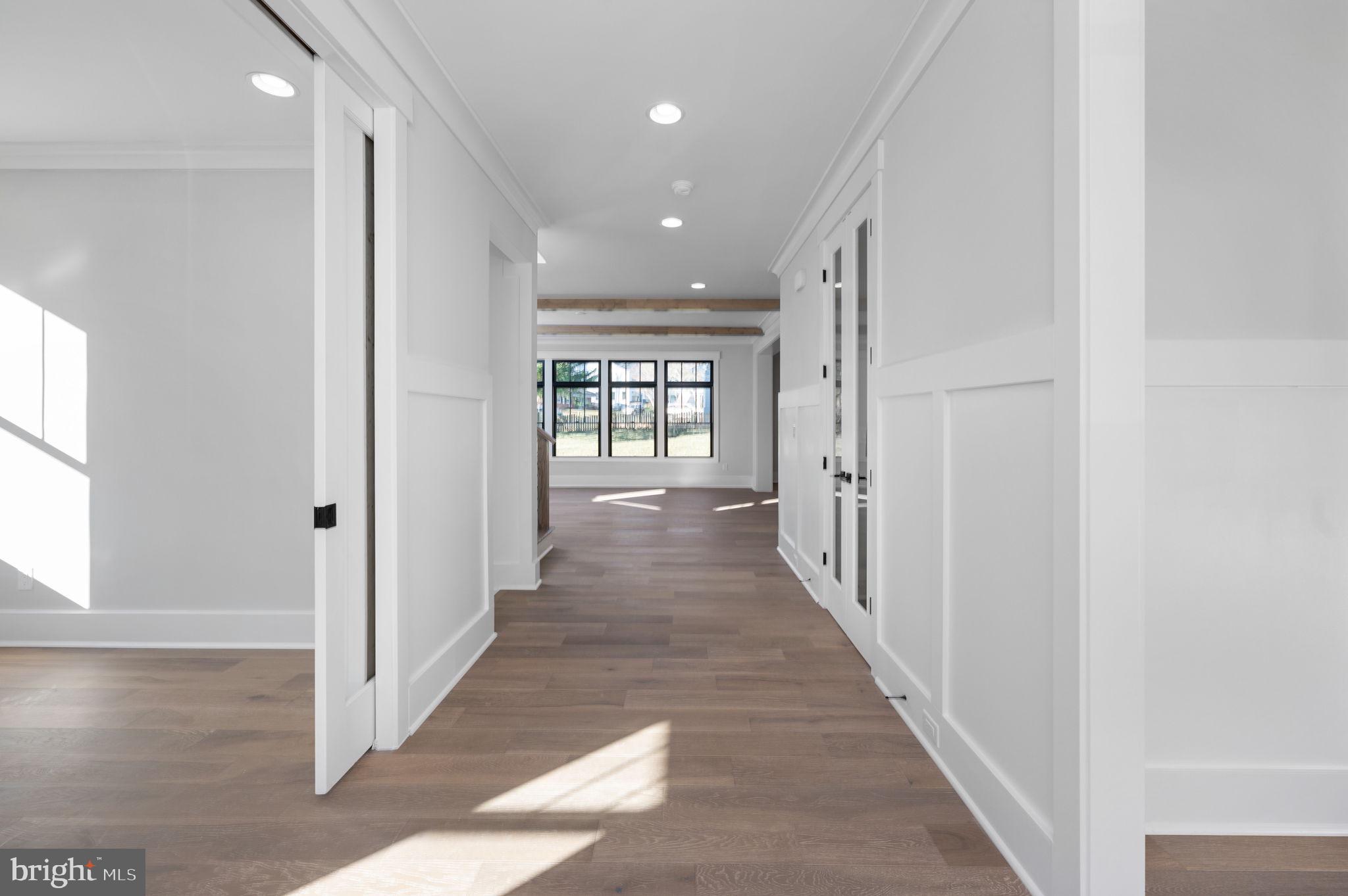 1022 HILLCREST DRIVE SW