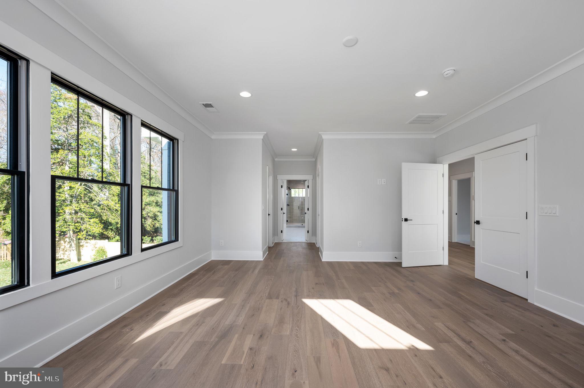 1022 HILLCREST DRIVE SW