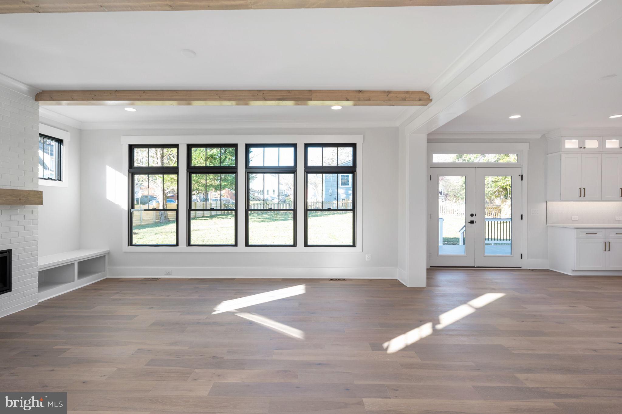 1022 HILLCREST DRIVE SW