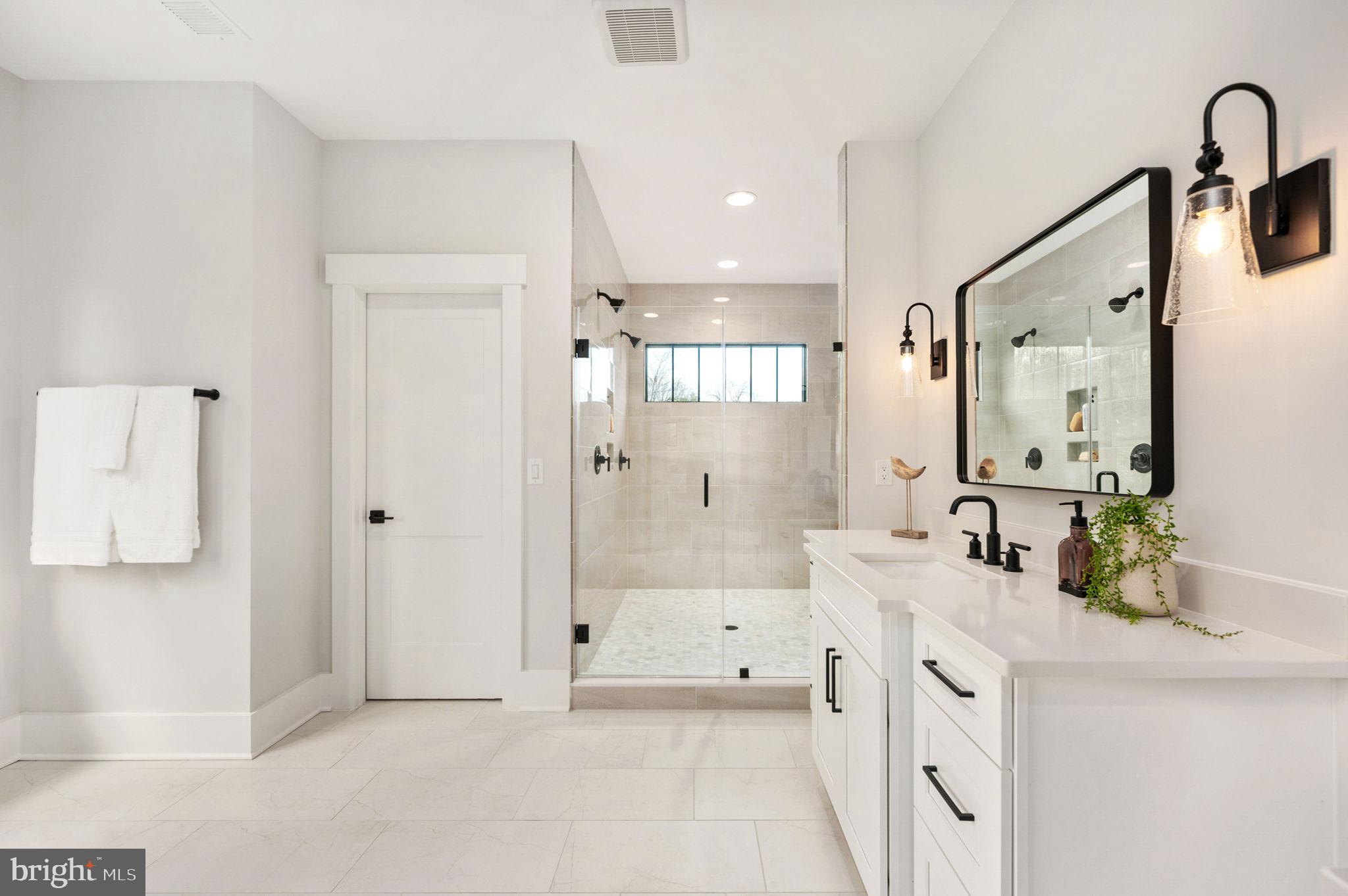 1022 HILLCREST DRIVE SW