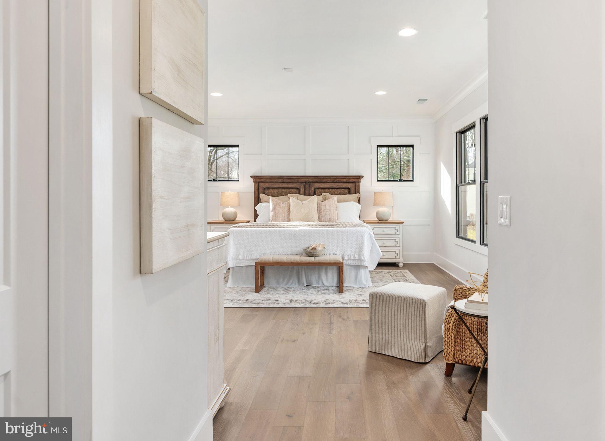 1022 HILLCREST DRIVE SW