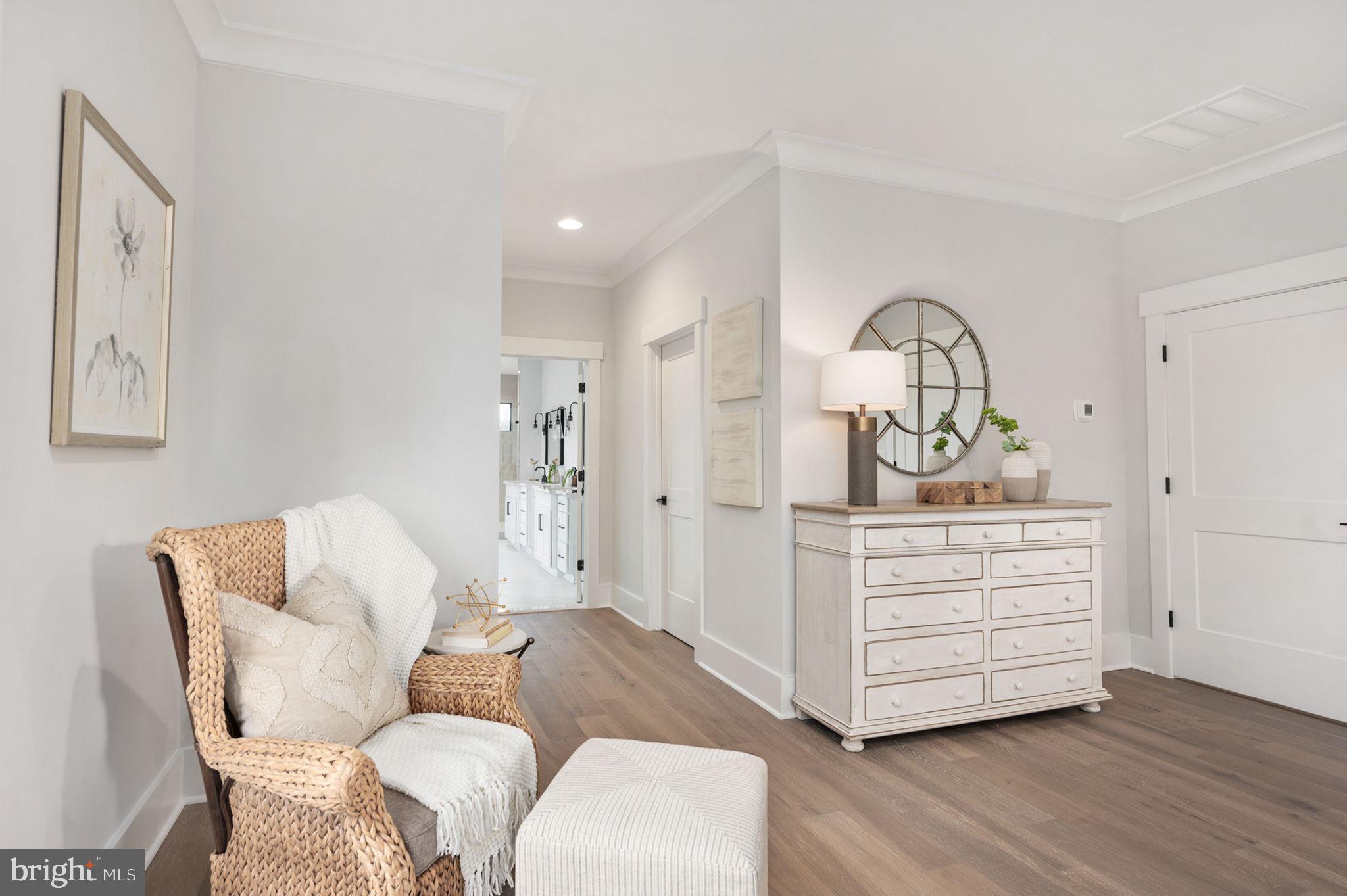 1022 HILLCREST DRIVE SW