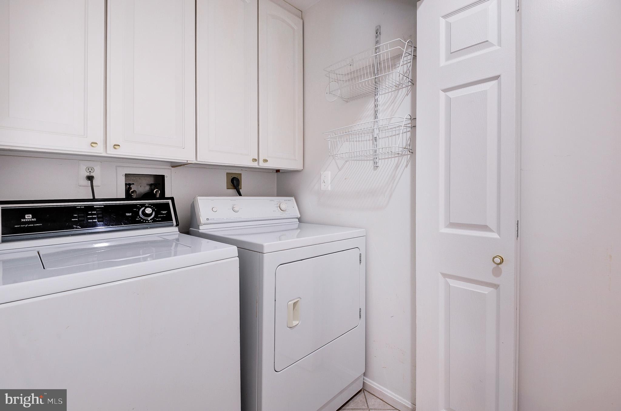 2800 OAKTON MANOR COURT