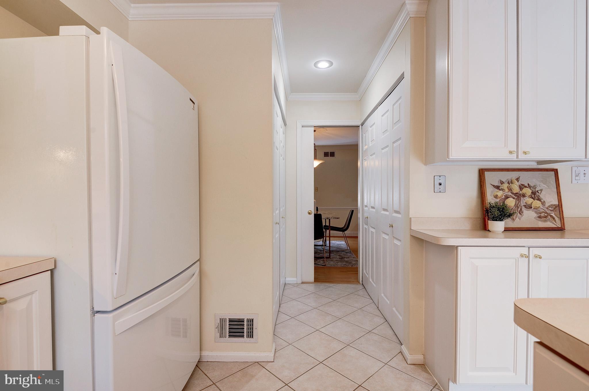 2800 OAKTON MANOR COURT