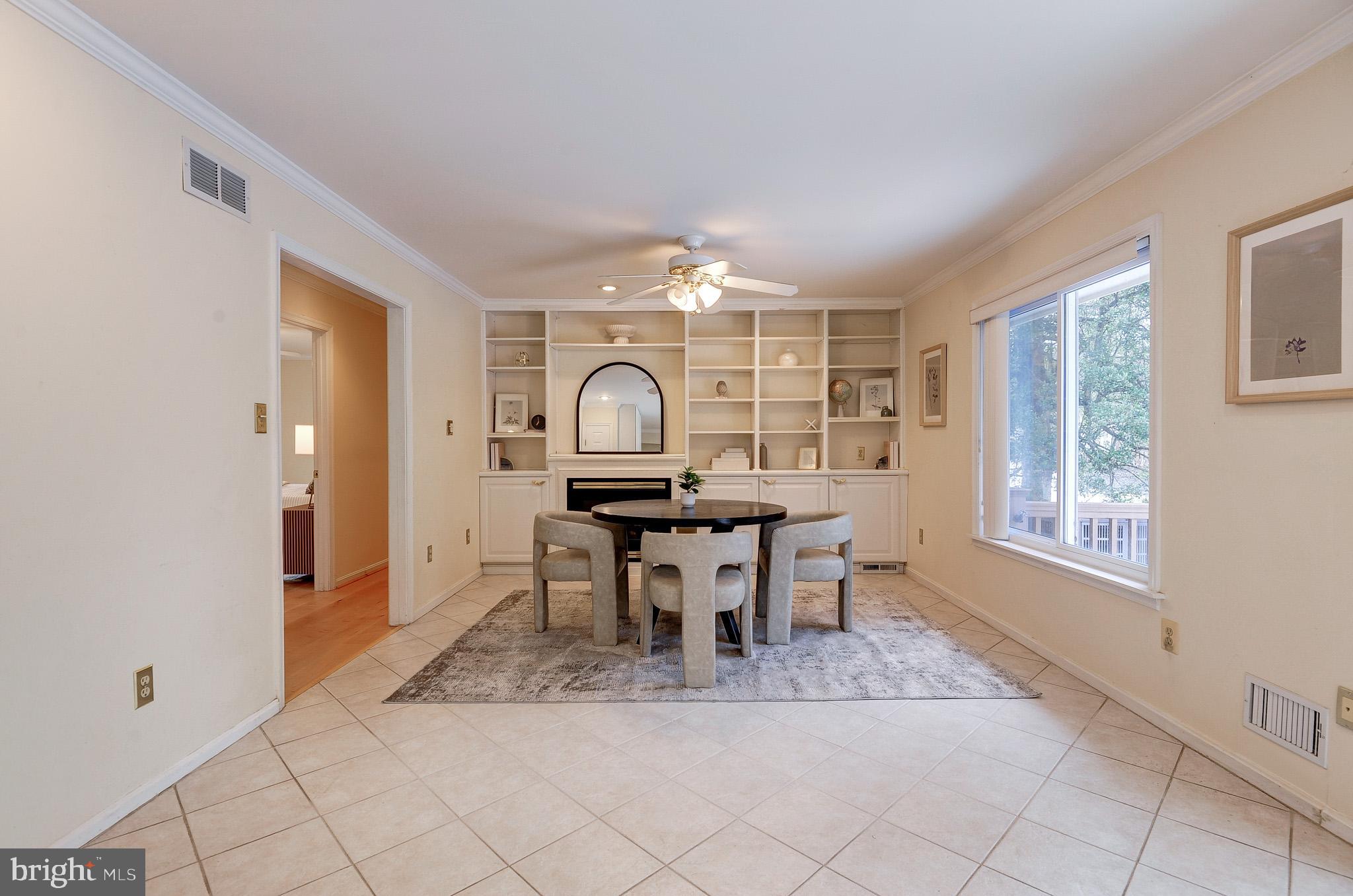 2800 OAKTON MANOR COURT