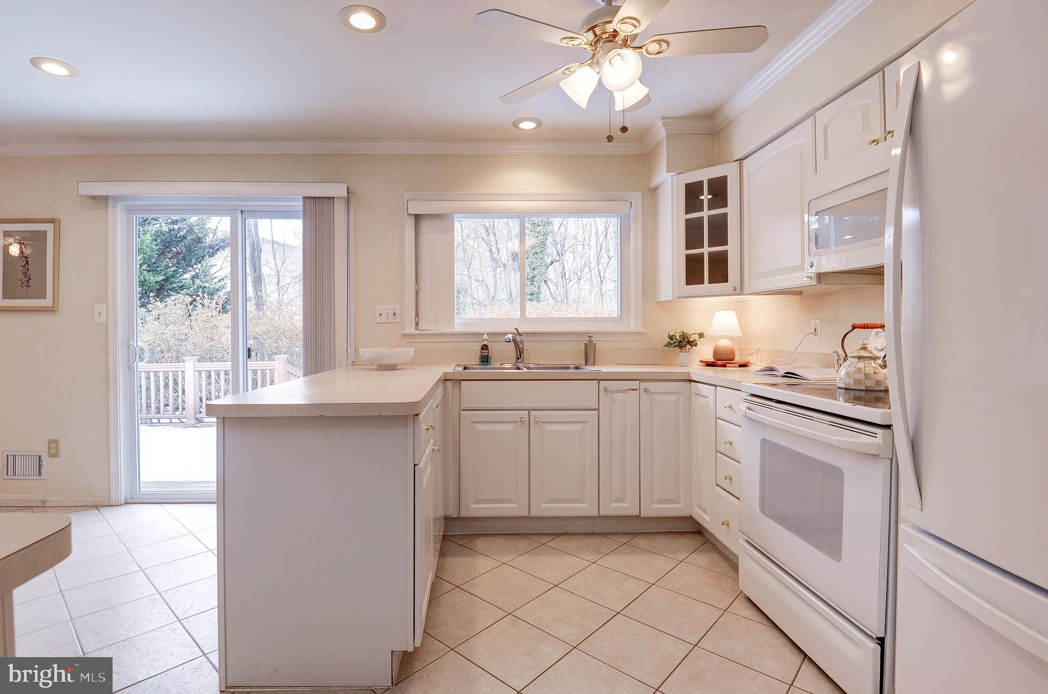 2800 OAKTON MANOR COURT