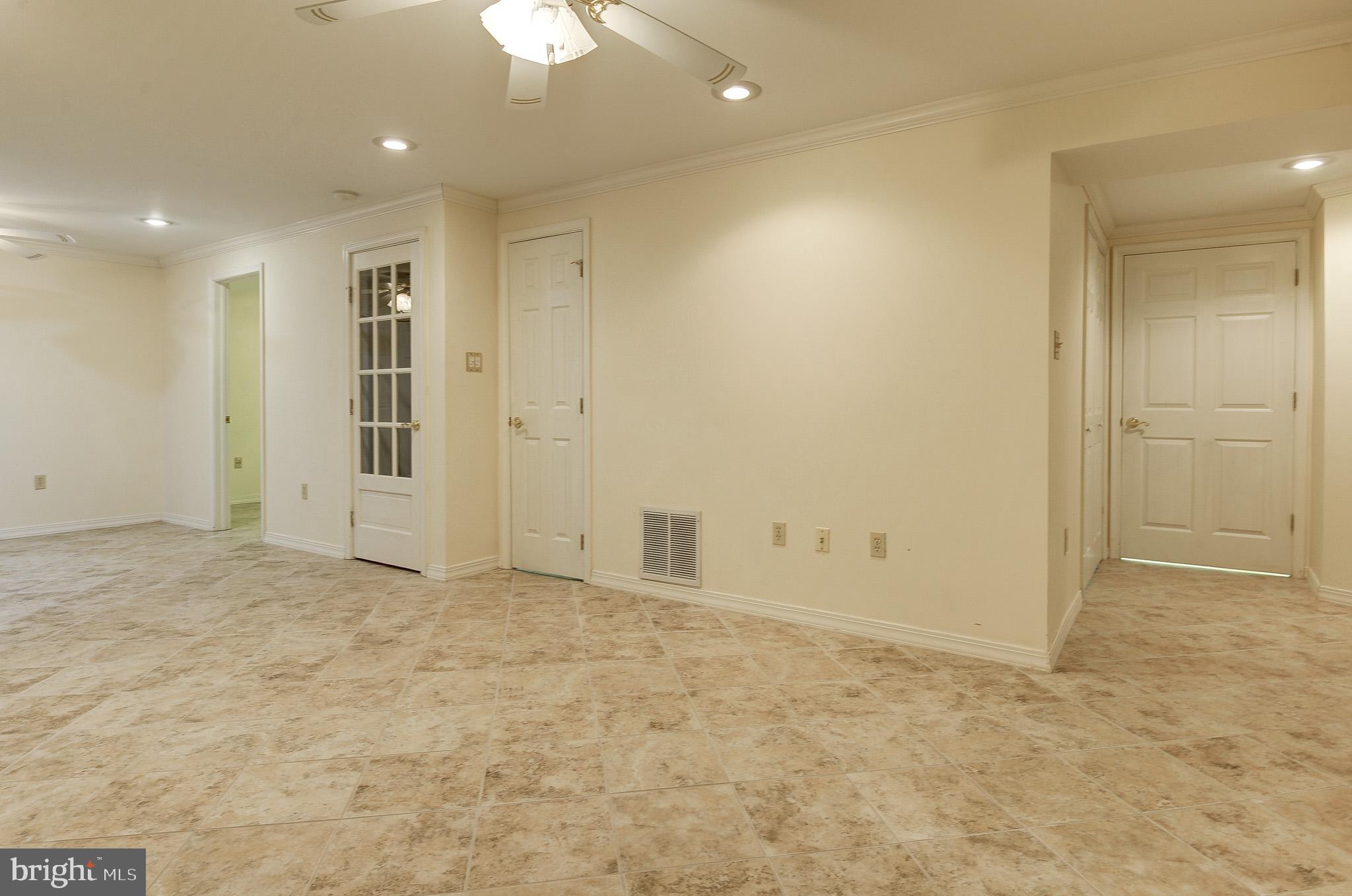 2800 OAKTON MANOR COURT