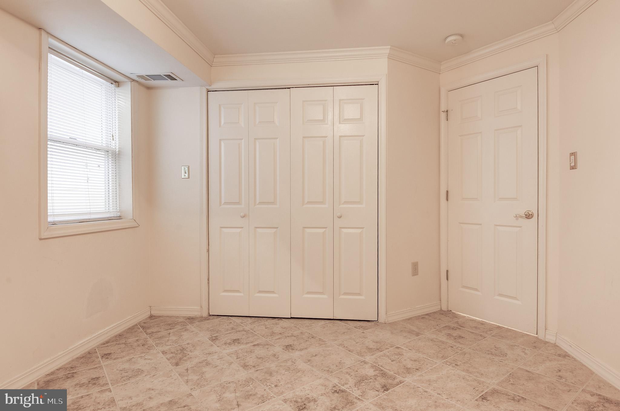 2800 OAKTON MANOR COURT