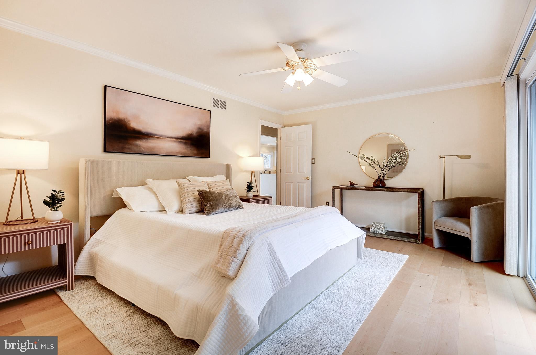 2800 OAKTON MANOR COURT