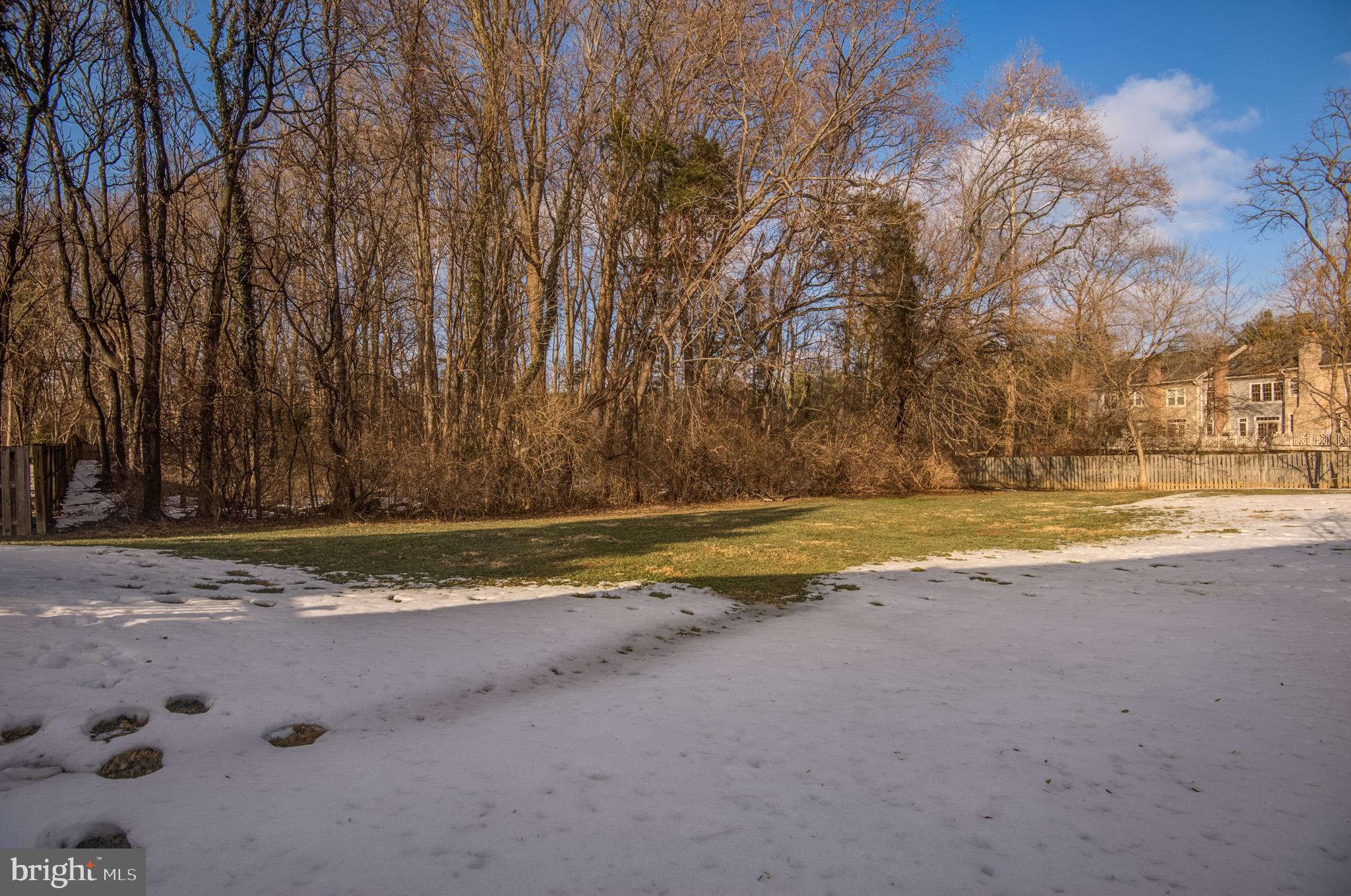 2800 OAKTON MANOR COURT