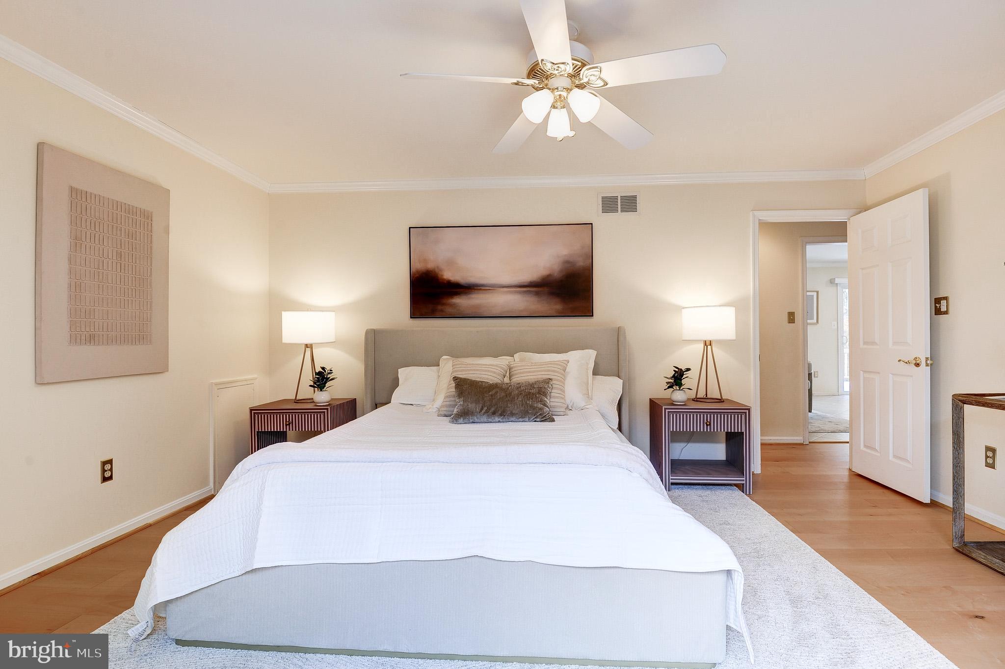 2800 OAKTON MANOR COURT