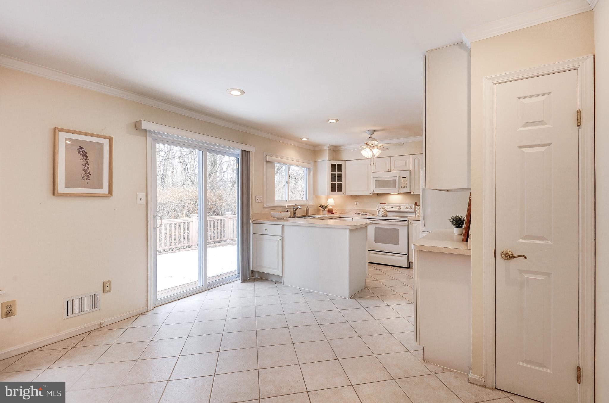 2800 OAKTON MANOR COURT