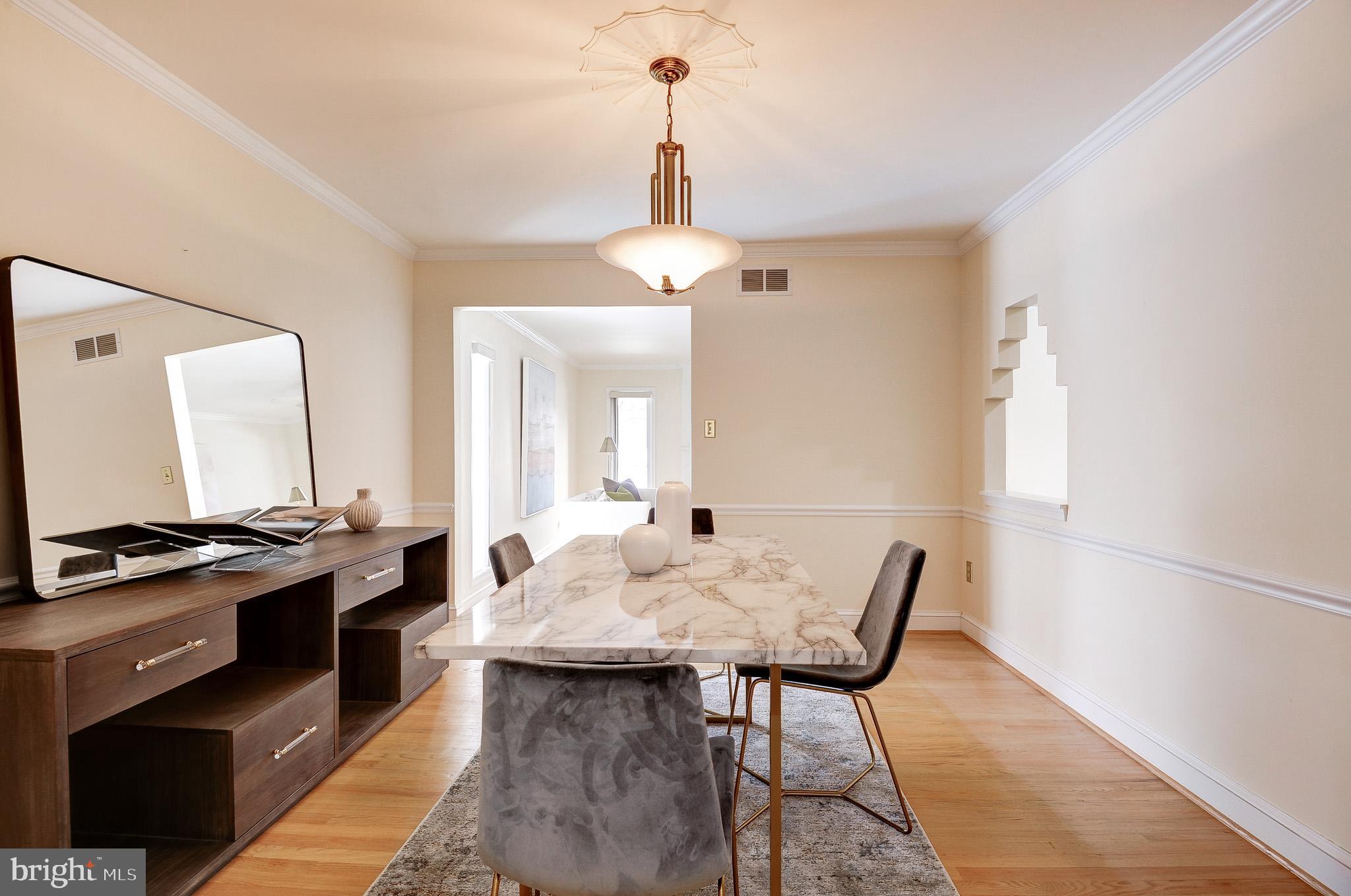 2800 OAKTON MANOR COURT