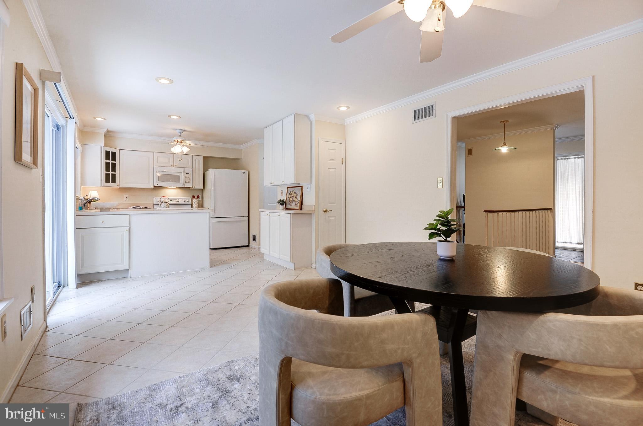 2800 OAKTON MANOR COURT