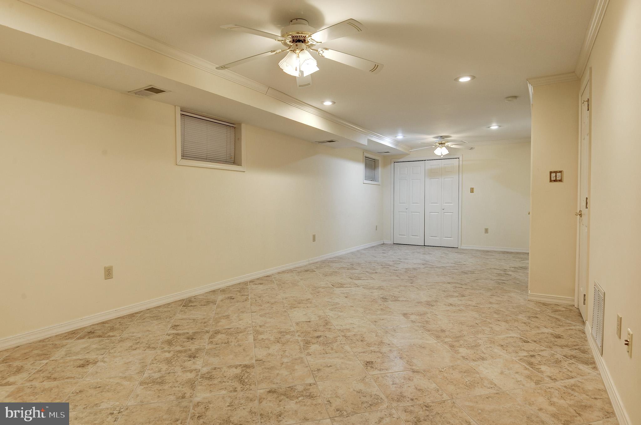 2800 OAKTON MANOR COURT