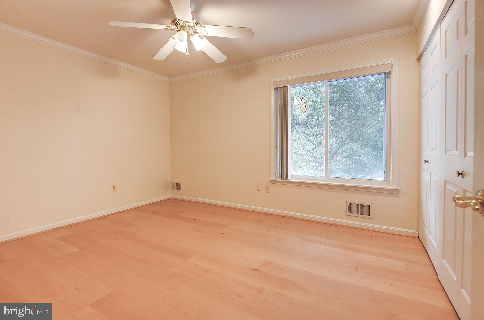 2800 OAKTON MANOR COURT