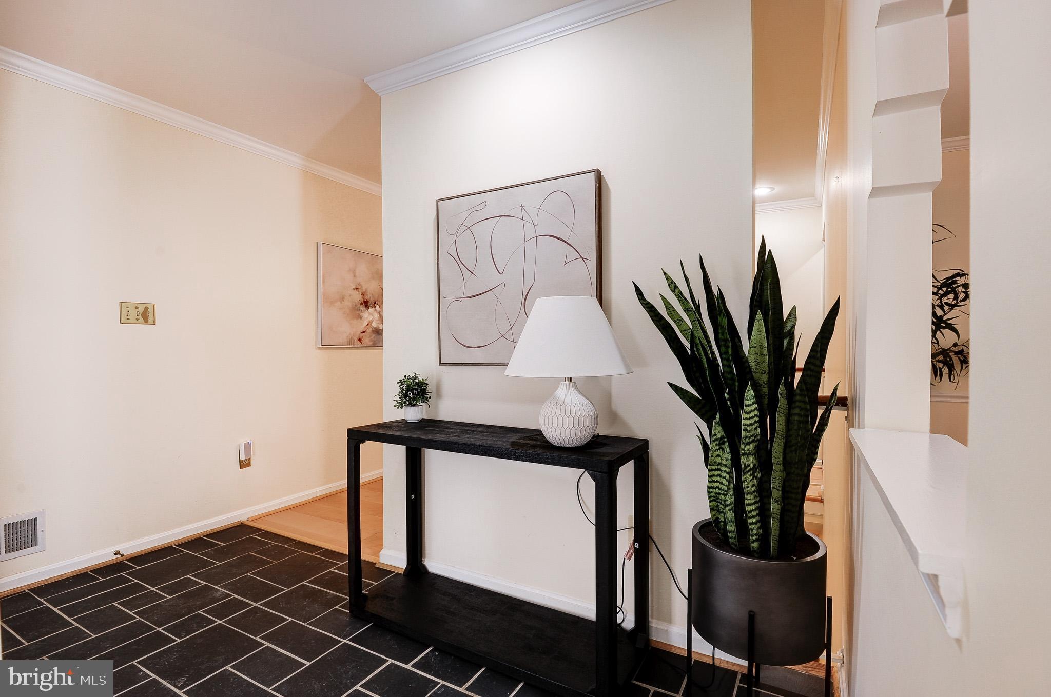 2800 OAKTON MANOR COURT