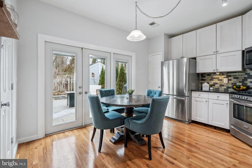 7104 COLD SPRING COURT