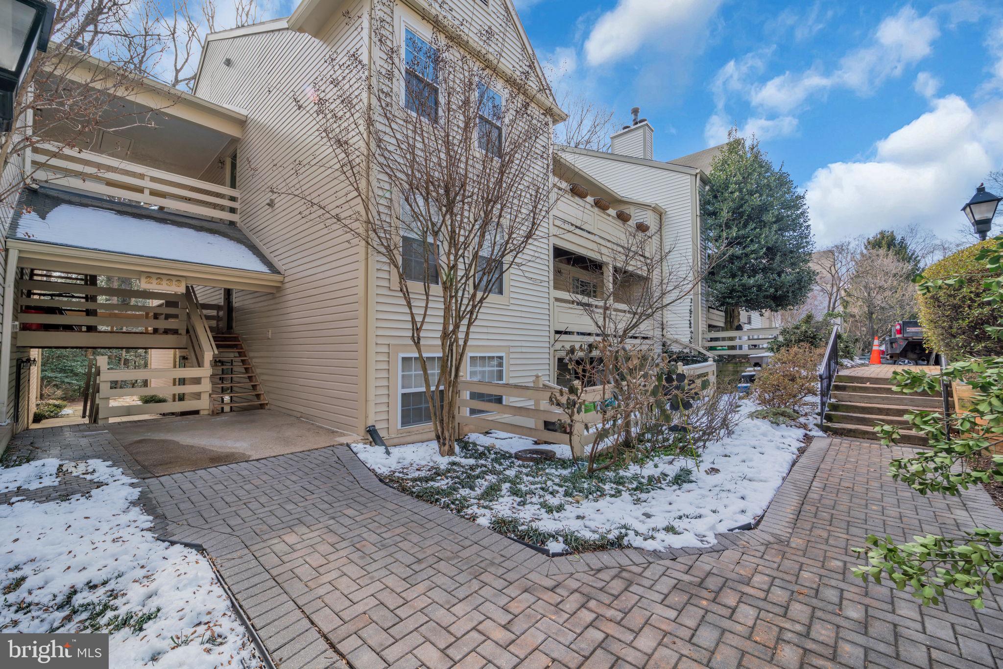 2233 LOVEDALE LANE L