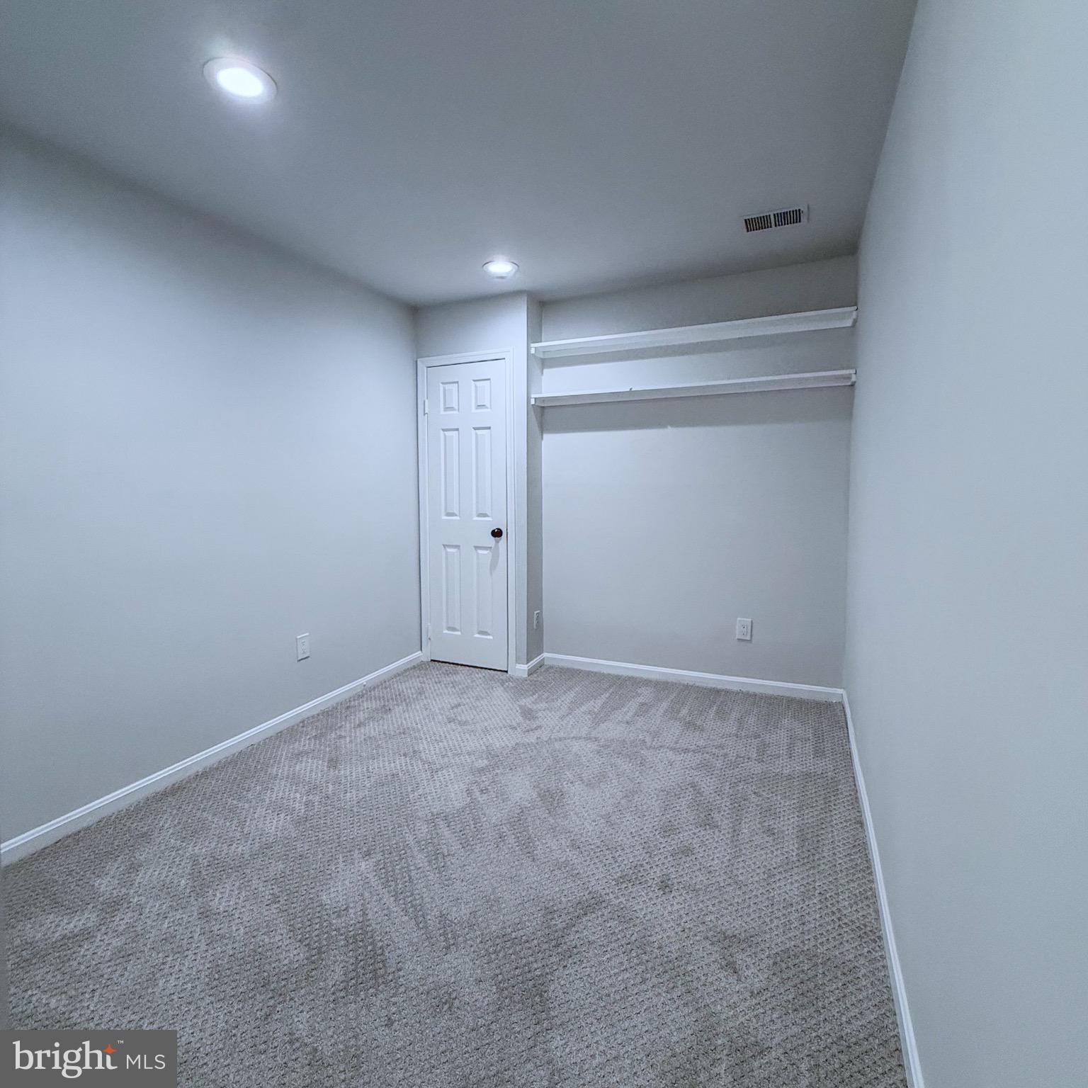 10321 HAMPSHIRE GREEN AVENUE