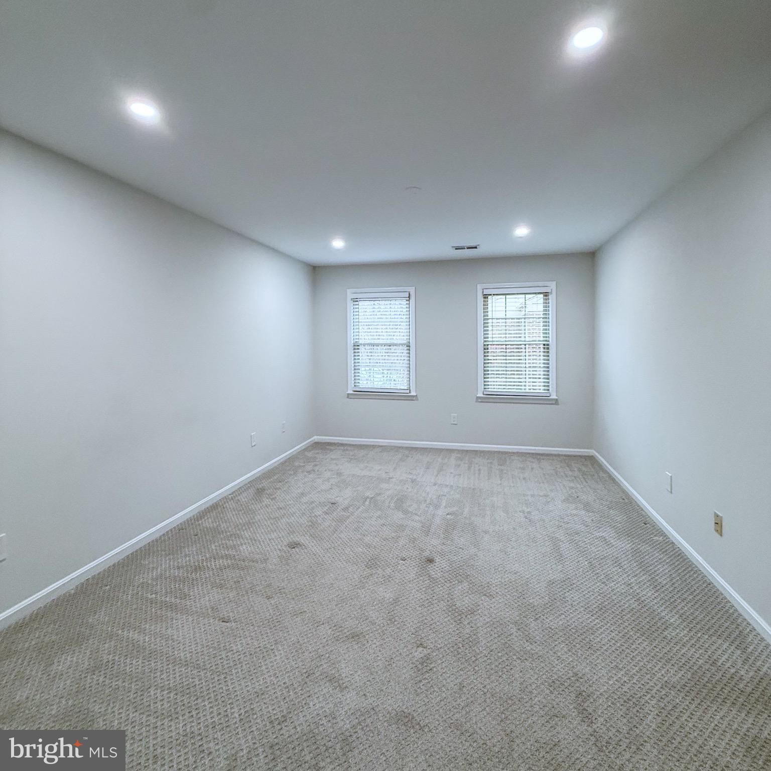 10321 HAMPSHIRE GREEN AVENUE