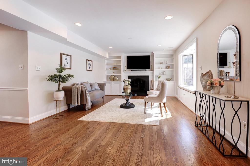 8017 ILIFF DRIVE