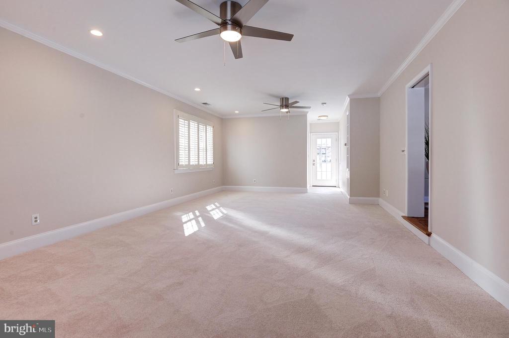 8017 ILIFF DRIVE
