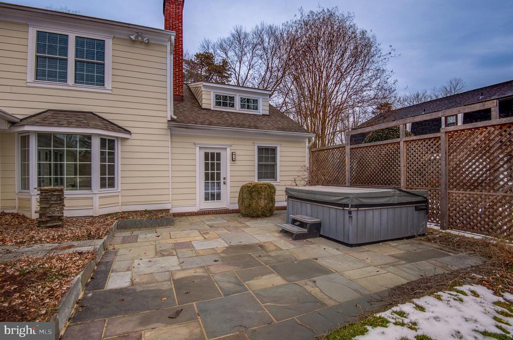 8017 ILIFF DRIVE