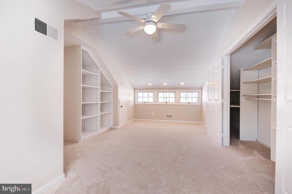 8017 ILIFF DRIVE
