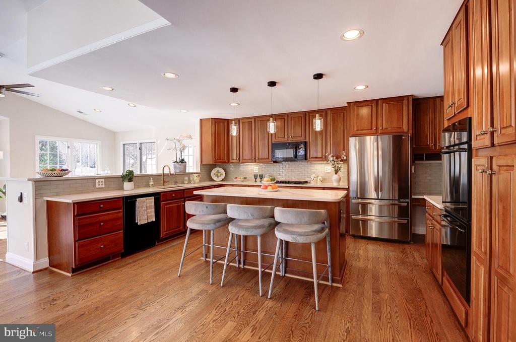 8017 ILIFF DRIVE