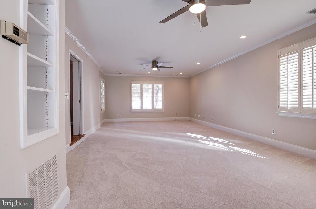8017 ILIFF DRIVE