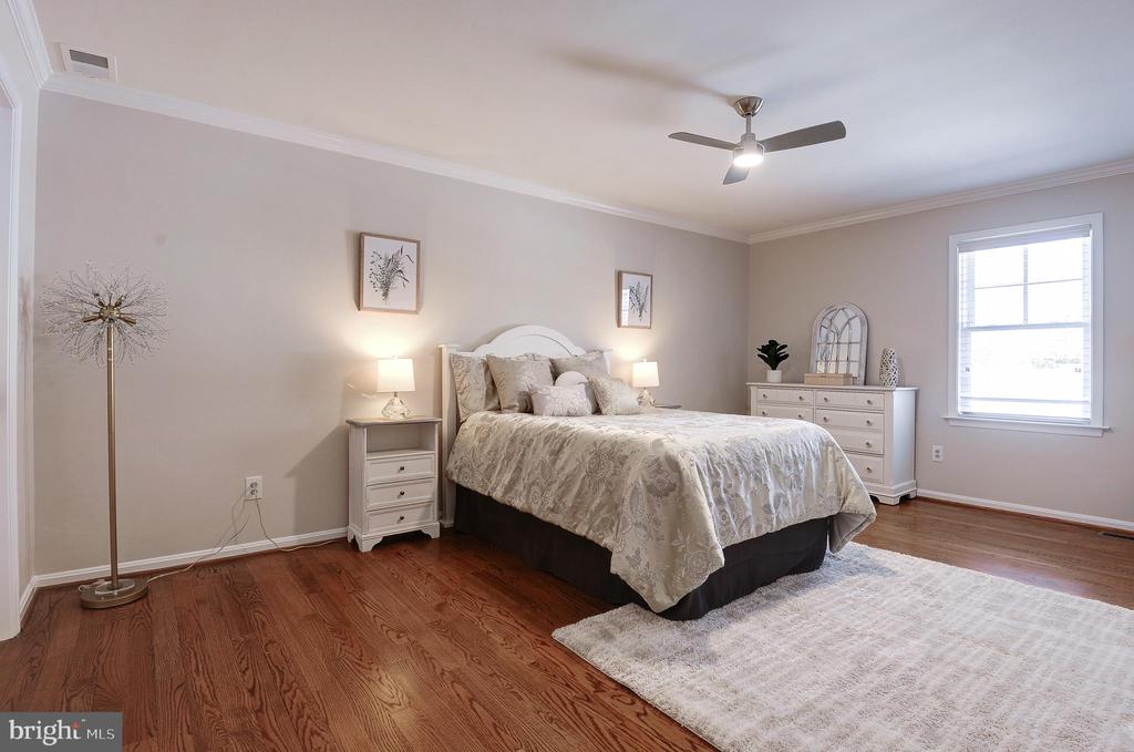 8017 ILIFF DRIVE
