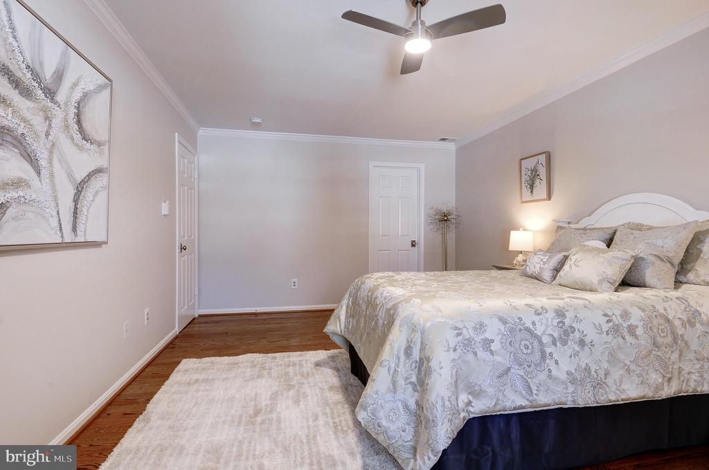 8017 ILIFF DRIVE