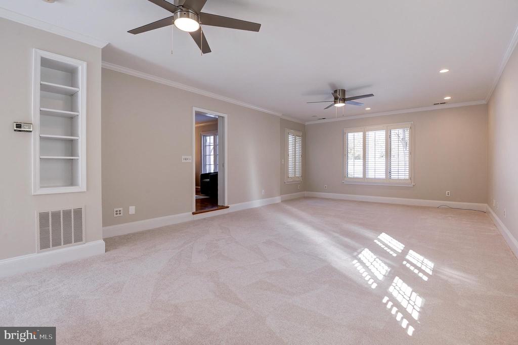 8017 ILIFF DRIVE