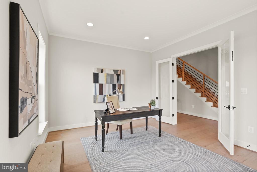 1212 DRAKE STREET SW