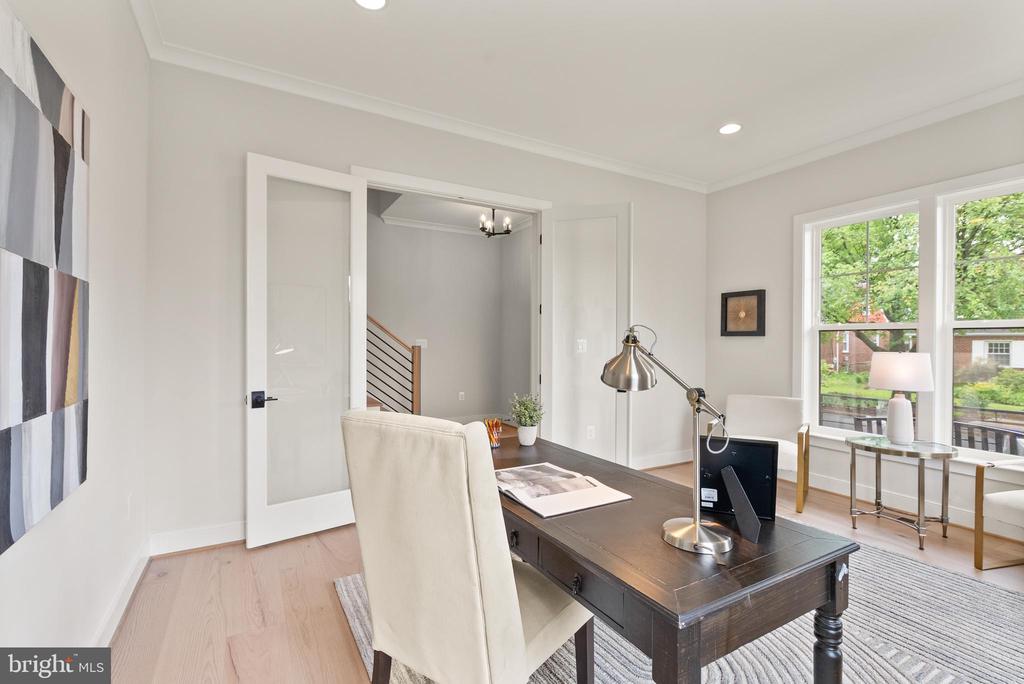 1212 DRAKE STREET SW