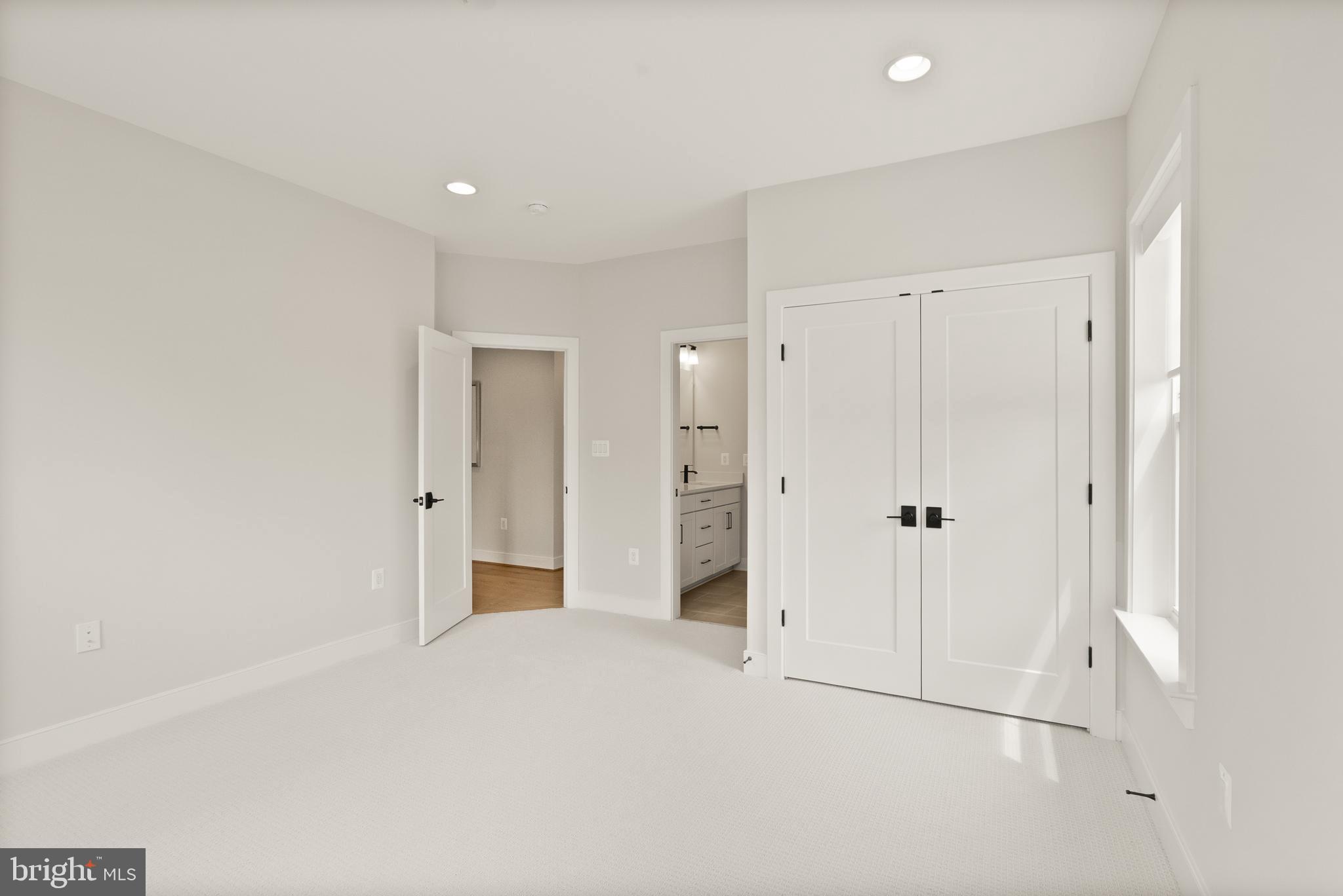 1212 DRAKE STREET SW
