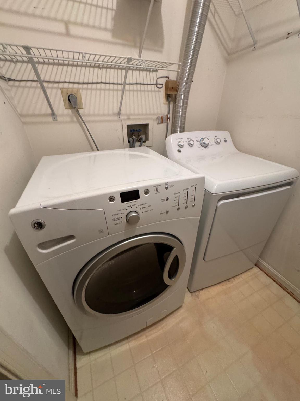 2506 CLOVER FIELD CIRCLE