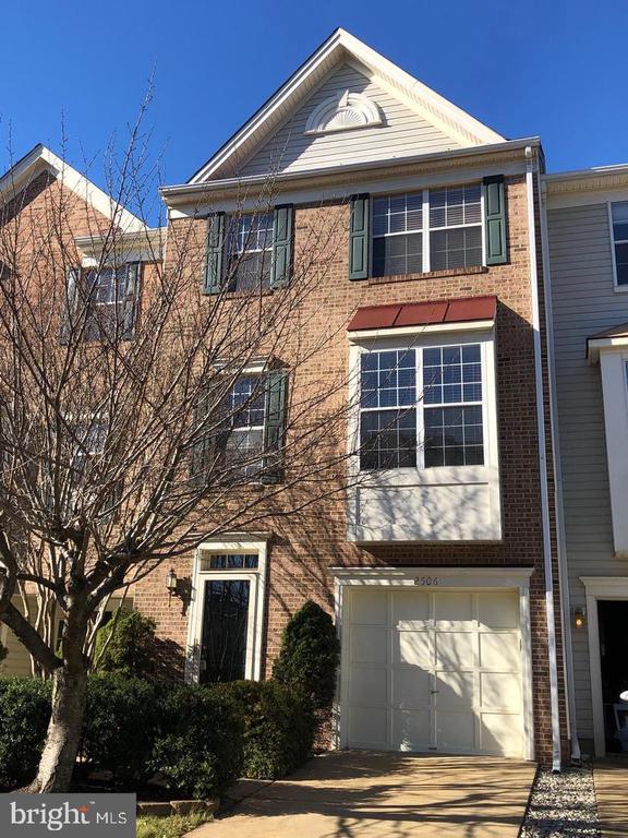 2506 CLOVER FIELD CIRCLE