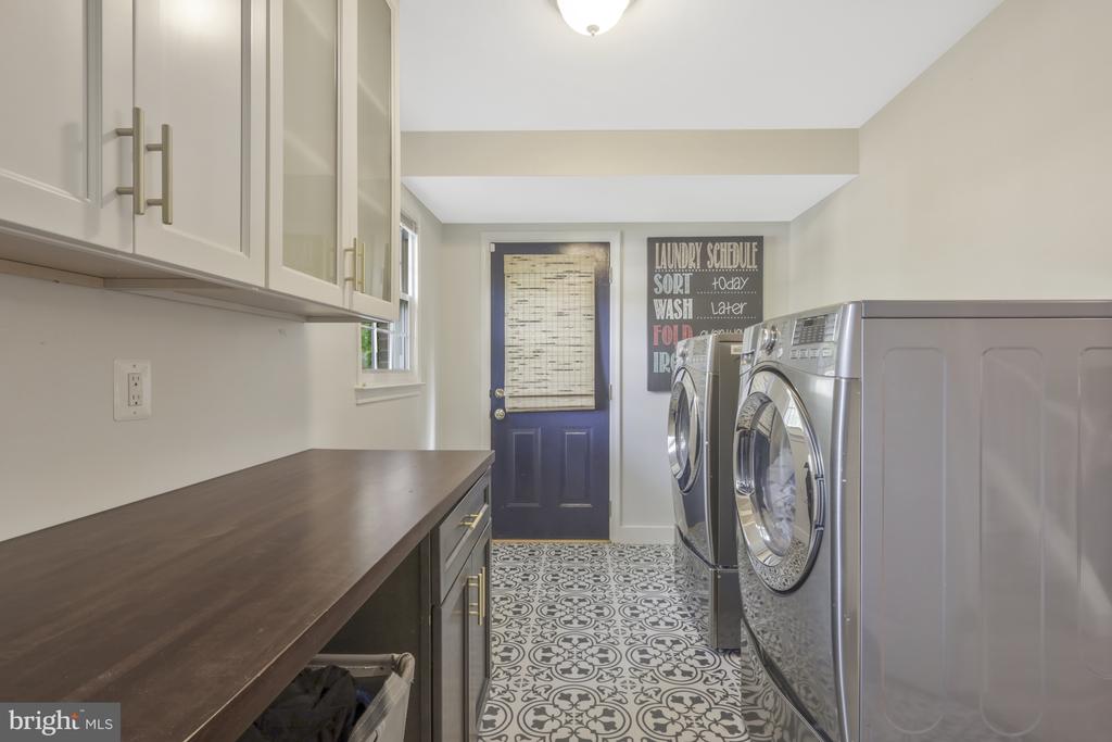 8625 APPLETON COURT