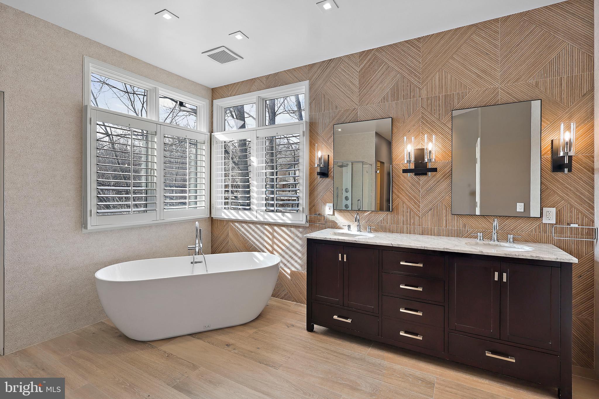 1460 WATERFRONT ROAD