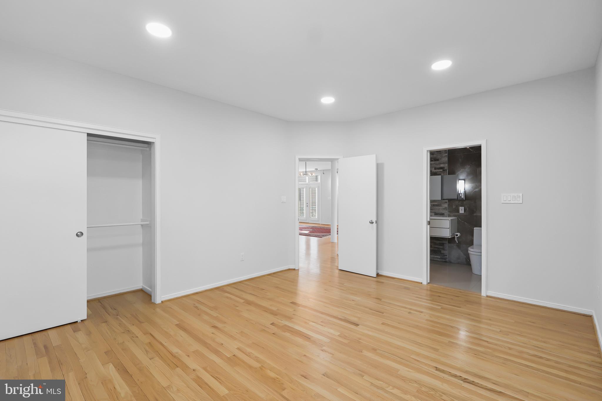 1460 WATERFRONT ROAD