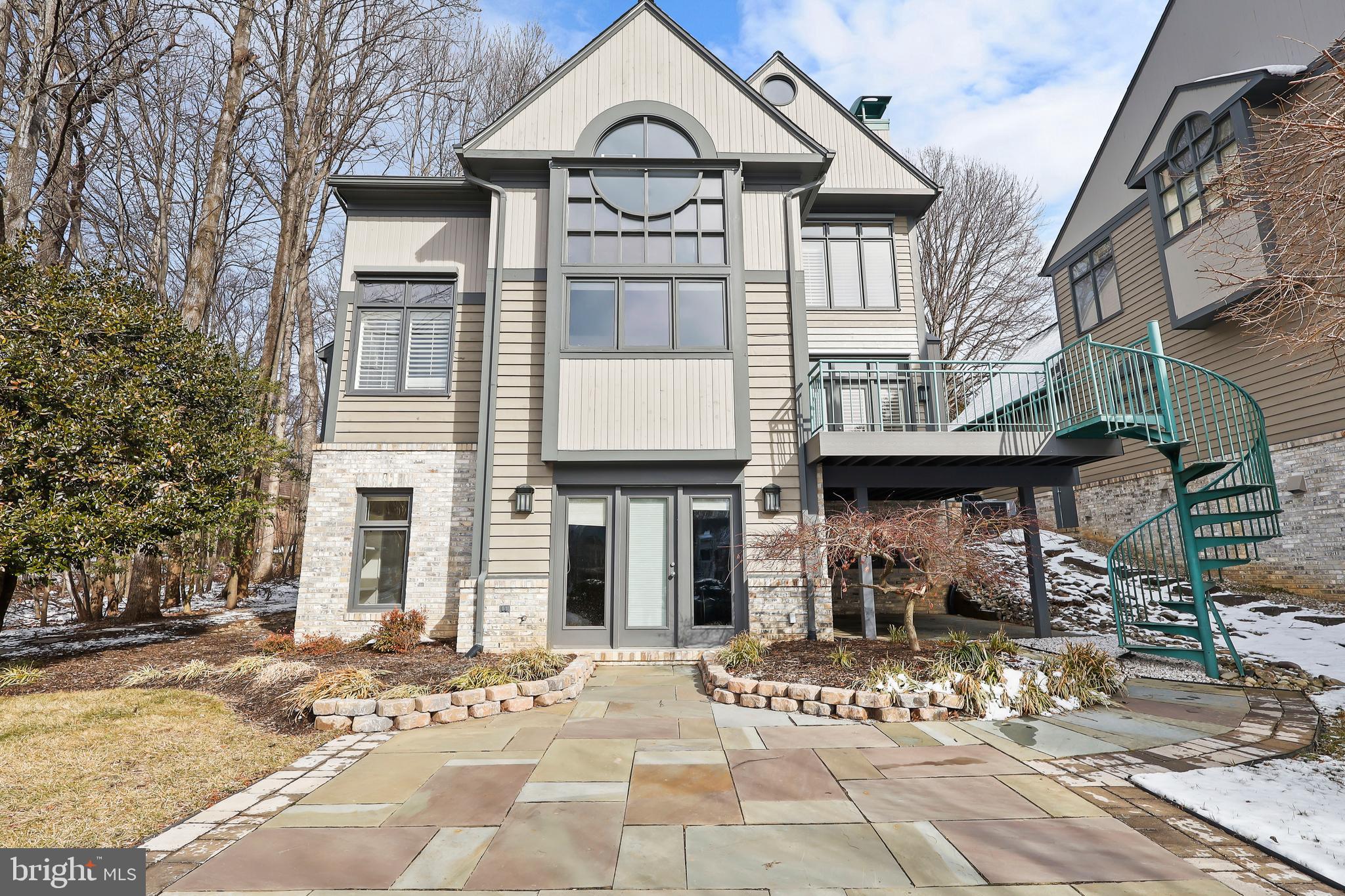 1460 WATERFRONT ROAD