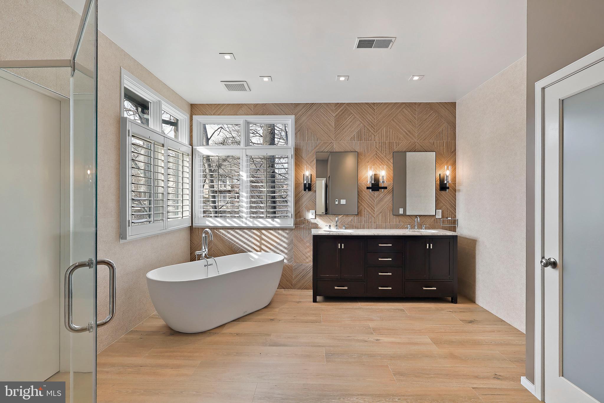 1460 WATERFRONT ROAD