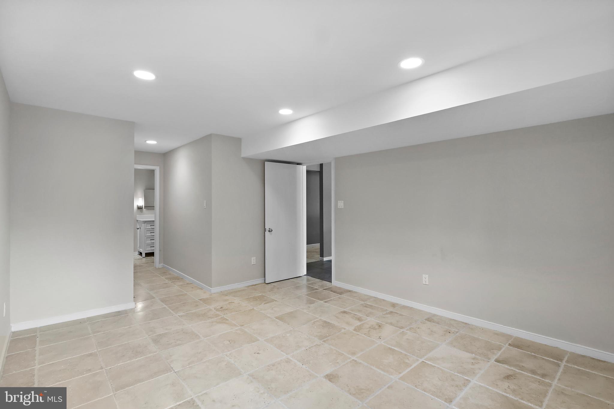 1460 WATERFRONT ROAD