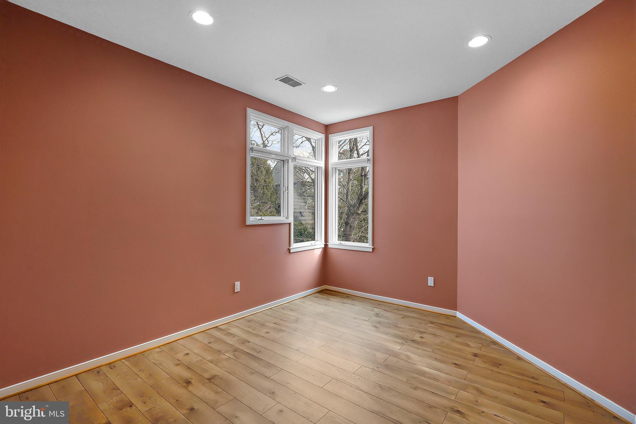 1460 WATERFRONT ROAD